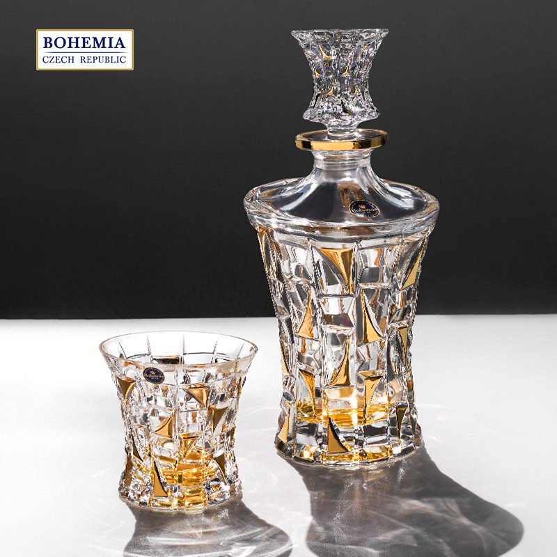Czech Imported Crystal Glass Patricia Whisky Wine Bottles Handsketching Wine Furniture Home Lavish Upscale Gifts