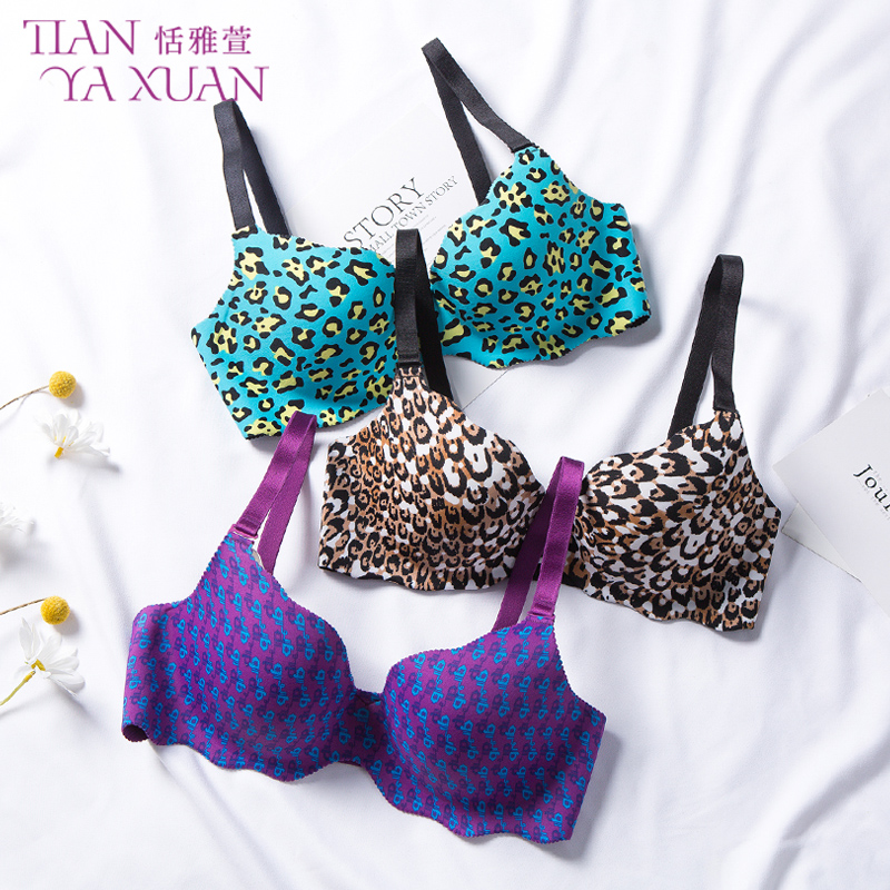 Spring new sexy BAO WEN underwear ladies one piece seamless no steel ring bra thin section big breasts small bra