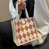 Кирпично-красная кнопка в стиле три