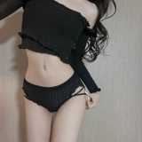 Интересная женщина с нижним белье