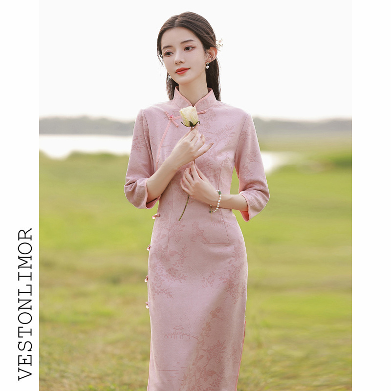 Red fuchsia colored advanced cheongsam, velvet dress, high-quality style, long sleeve, autumn Red fuchsia colored advanced cheongsam, velvet dress, high-quality style, long sleeve, autumn