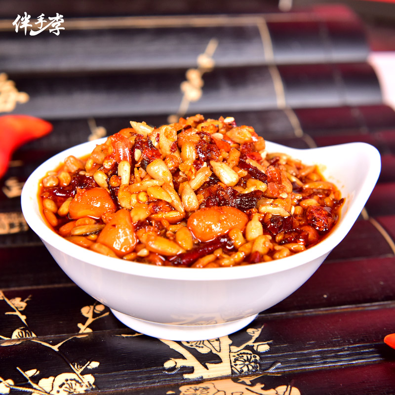 Companion Li Hunan Special production of five Ren Sauce Delicious Oil Chili Sauce homemade spicy and spicy down the noodles with a delicious spicy sauce Tiny dish