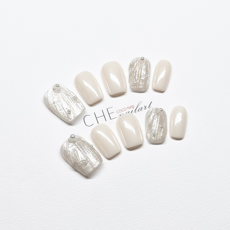 2026 New Handmade Manicure Wearable Nails Aurora Cat Eye Embossed Shell Gentle Short Style High-End Whitening Effect 1441