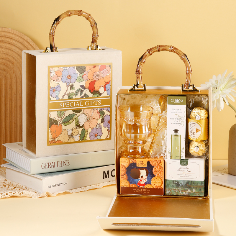 ของขวัญฉลองครบเดือนของทารก, กล่องของขวัญวันเกิดเด็ก, กล่องของขวัญวันเกิดครบรอบ 10 ปี, ของขวัญตอบแทนฉลองครบร้อยวัน, เค้กแต่งงาน, ไข่แต่งงาน, ลูกอมแต่งงาน