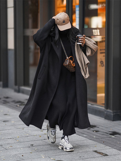 High-end black goddess-like turtleneck sweater knitted dress for women in autumn and winter thickened bottoming western style long skirt