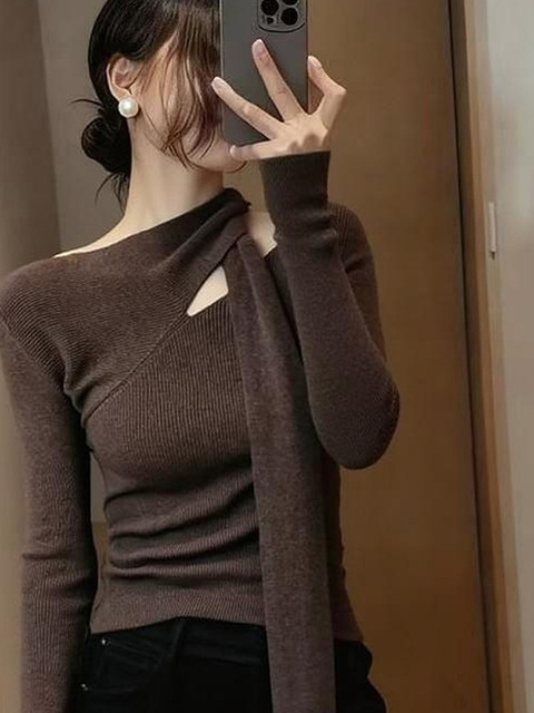 Design sense hollow red halterneck streamer knitted bottoming shirt for women in autumn and winter pure desire slim fit inner sweater top