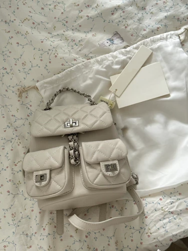 Дизайнерский рюкзак, трендовая небольшая сумка, вместительная и большая цепь, тренд сезона, в стиле Шанель