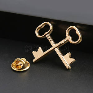 Golden Key Badge Hotel Five-Star Service Lapel Pin Property Manager Badge Outstanding Employee Sales Brooch Service Star