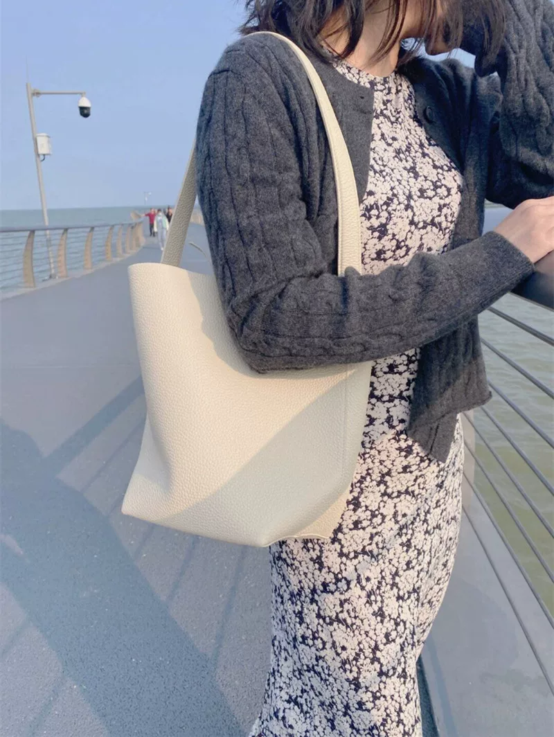 Сумка The First Row в Гонконге, большой вместимости, Tote, плечевой Puotat