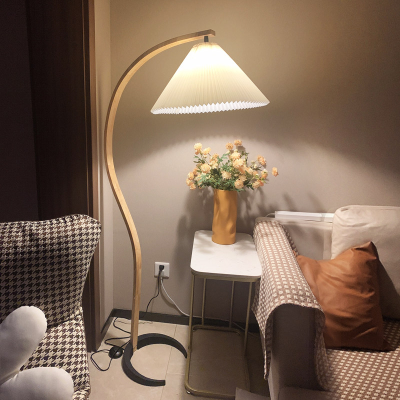 Solid wood living room floor lamp pleated retro wabby silent wind Nordic medieval designer bedroom study ins homestay lamp