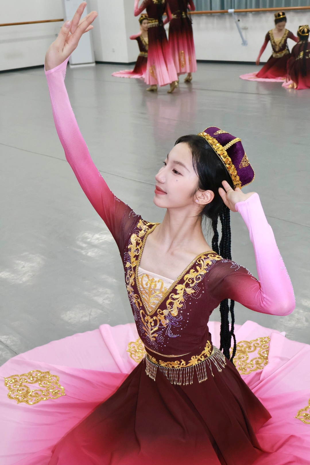 ウイグル族の服 新疆のダンス衣装 パフォーマンス衣装 民族風スカート 女性 大人用 新作 大きい スイングスカート