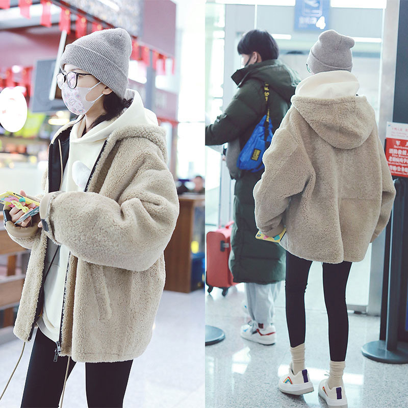 22 autumn and winter star Yang Chaoyue same style lamb fur coat women's hooded sheep shearing cashmere coat women