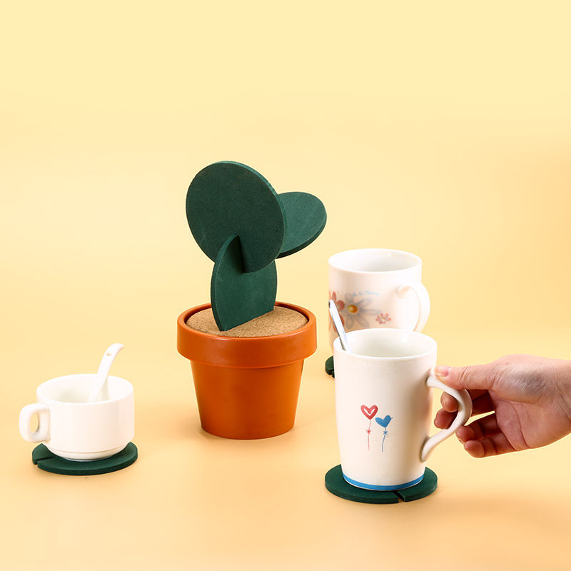Creative Minima Cacti Cup Cushion DIY Style Assembled Cacti Cup Mat 6 pieces of clothing can be housed in a pen holder