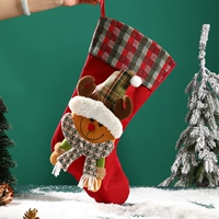 Большие носки с лосем в красную клетку