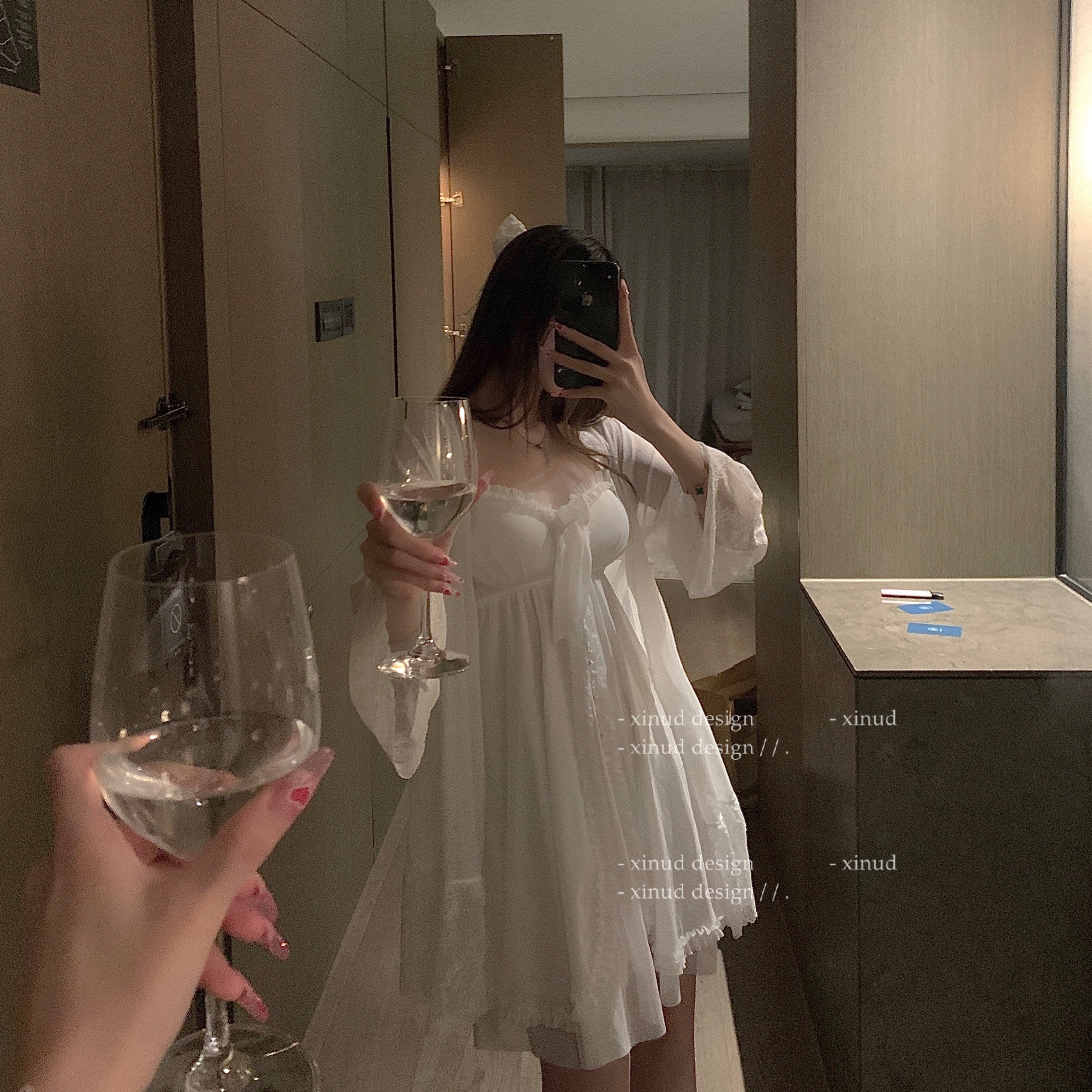 LA stays tonight in the nightgown of the nightdress lace lace hanging dress two pieces of sleeping dress