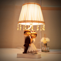 Newlywed wedding table lamp wedding room Bedroom bed head headlights bride best friend gift Heqing red accompanied by a couple of swing pieces