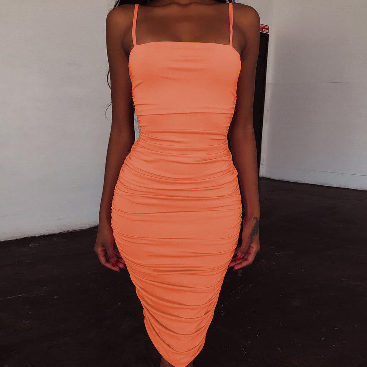Sexy tight camisole dress sleeveless hip dress with hip dress and dress