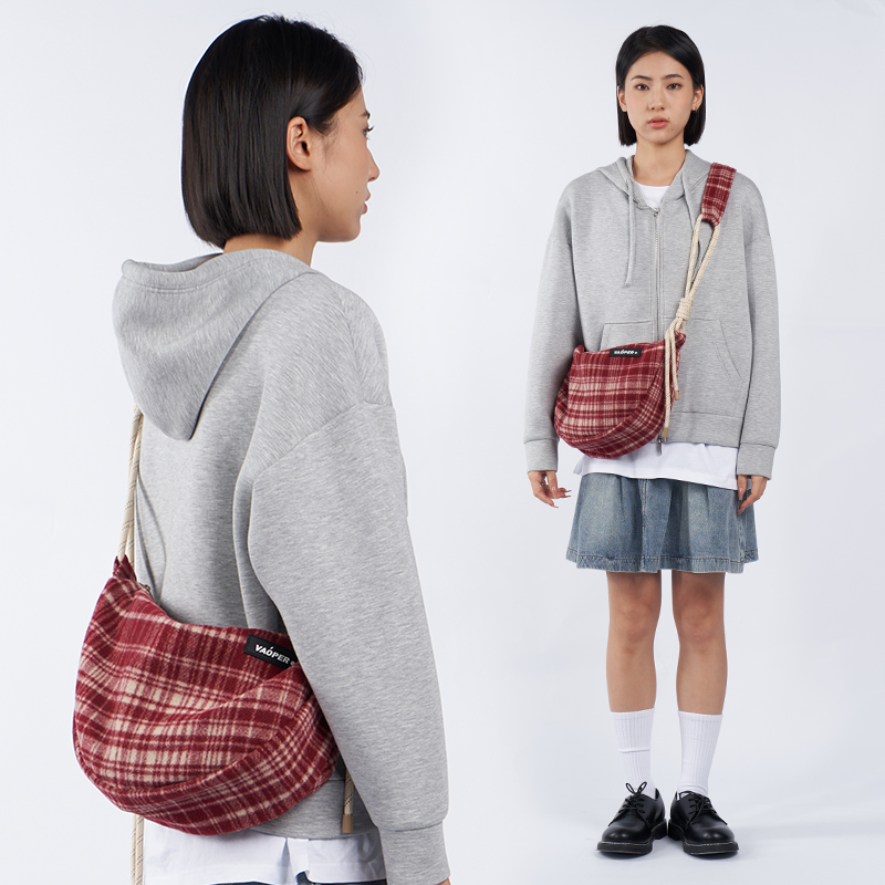 VAOPER Feeding Cards Skew Satchel Men Casual Single Shoulder Bag Sports Dumplings Bag Woman Large Capacity Red Satchel Commuter Bag-Taobao