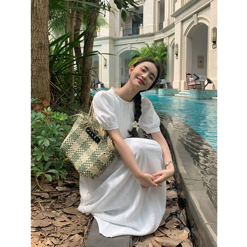 Белое платье, приталенный корсет, дизайнерская длинная юбка, изысканный стиль, французский стиль