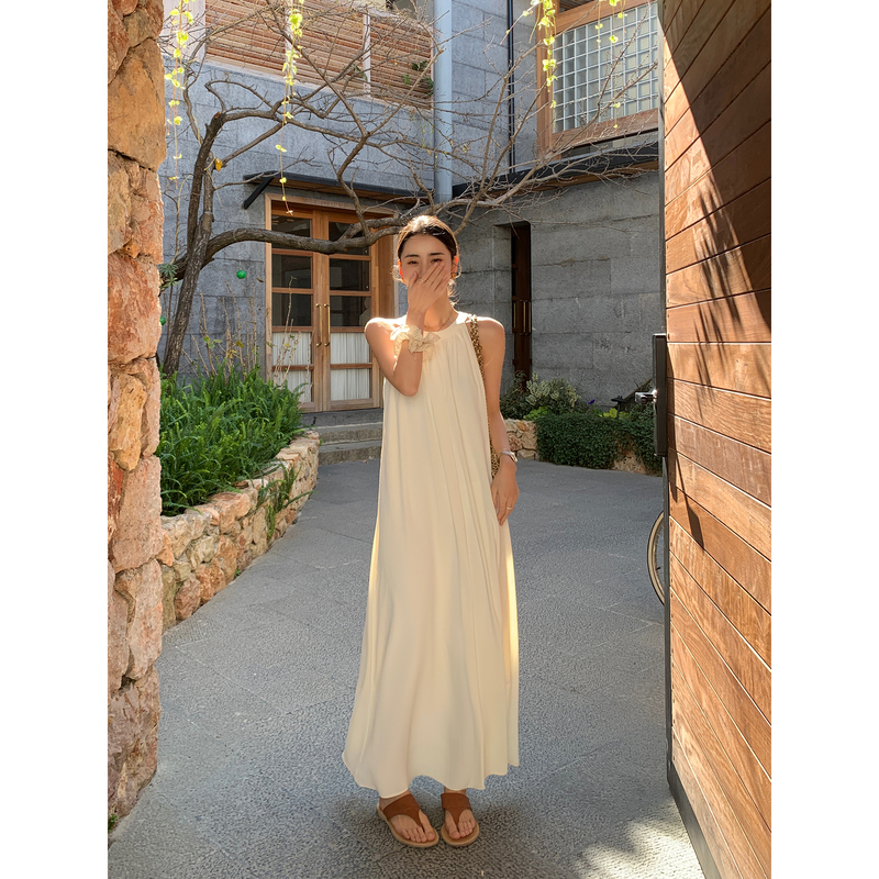 Pusumede Apricot Halterneck Dress, Feminine, Loose, Wide-Swing, Sleeveless, Off-Shoulder, French Resort Style Long Dress
