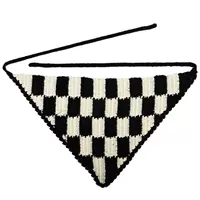 Черно-белый [большой клетчатый треугольный шарф]