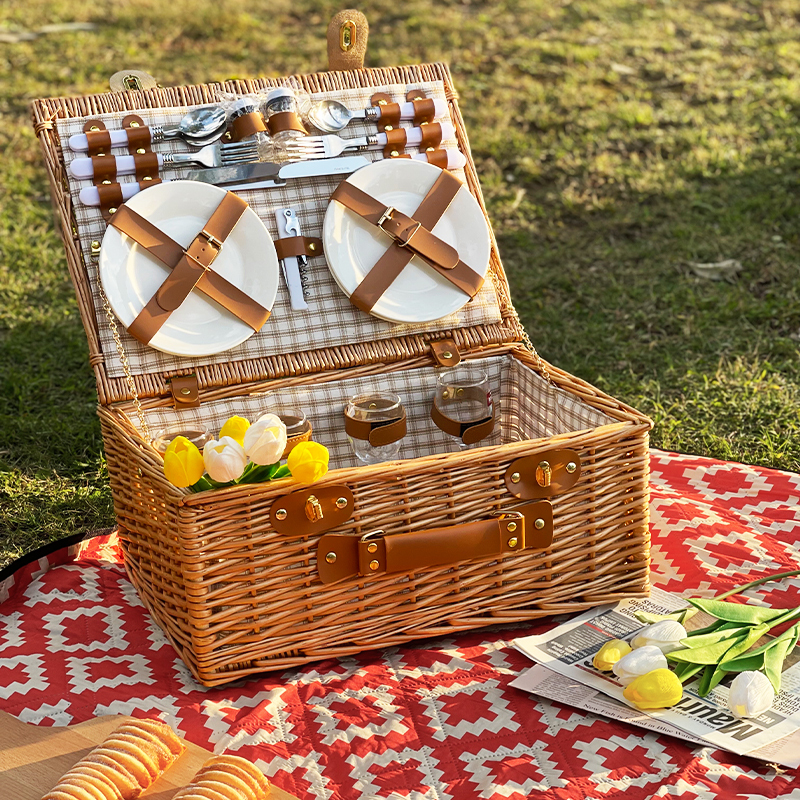 Rattan Outdoor Spring Outing Picnic Basket, Large Size with Tableware, Large Capacity, Exquisite High-End Portable Picnic Box Set Rattan Outdoor Spring Outing Picnic Basket, Large Size with Tableware, Large Capacity, Exquisite High-End Portable Picnic Box Set