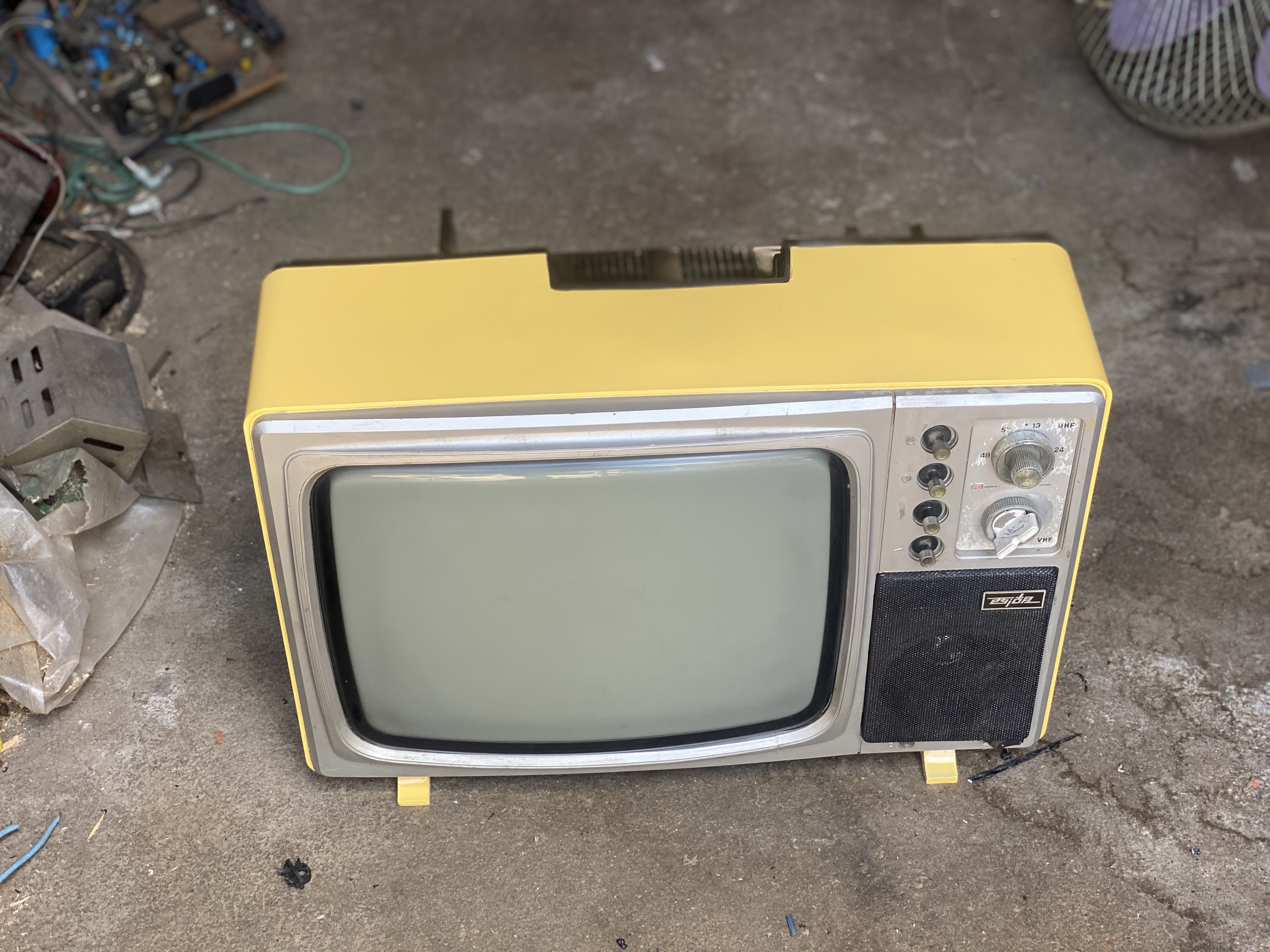 레트로 흑백 TV 장식품 클래식 영화 소품 빈티지 인테리어, image size:4032x3024