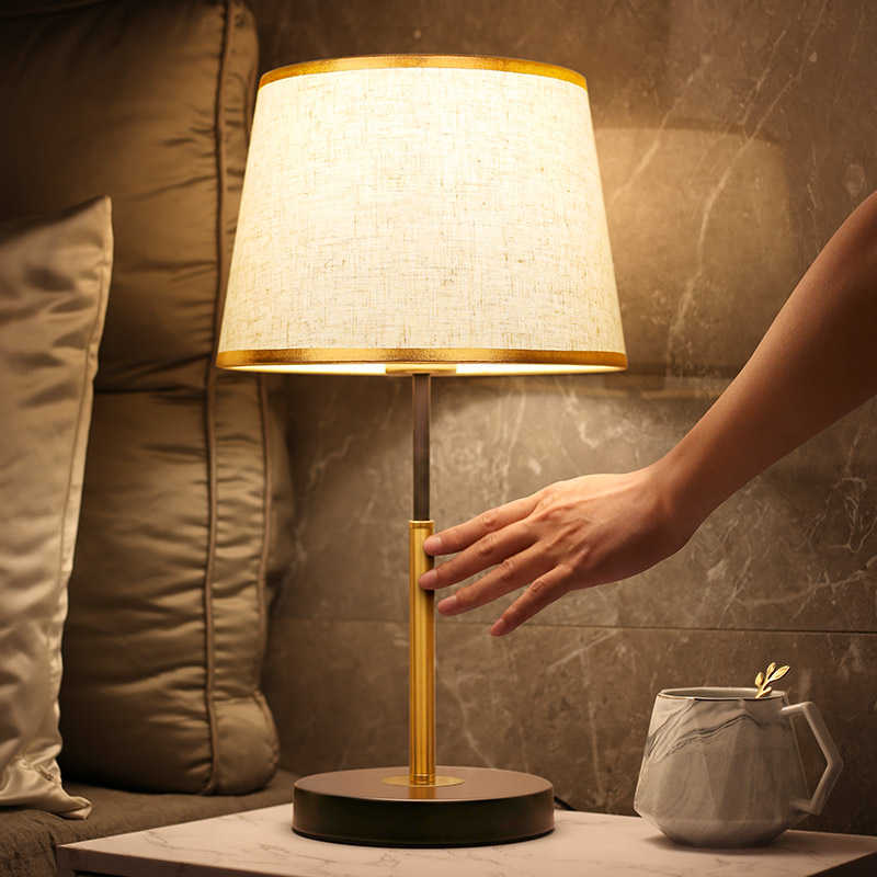 House product table lamp bedroom bedside modern simple warm bedside lamp light luxury romantic new Chinese table lamp touch induction