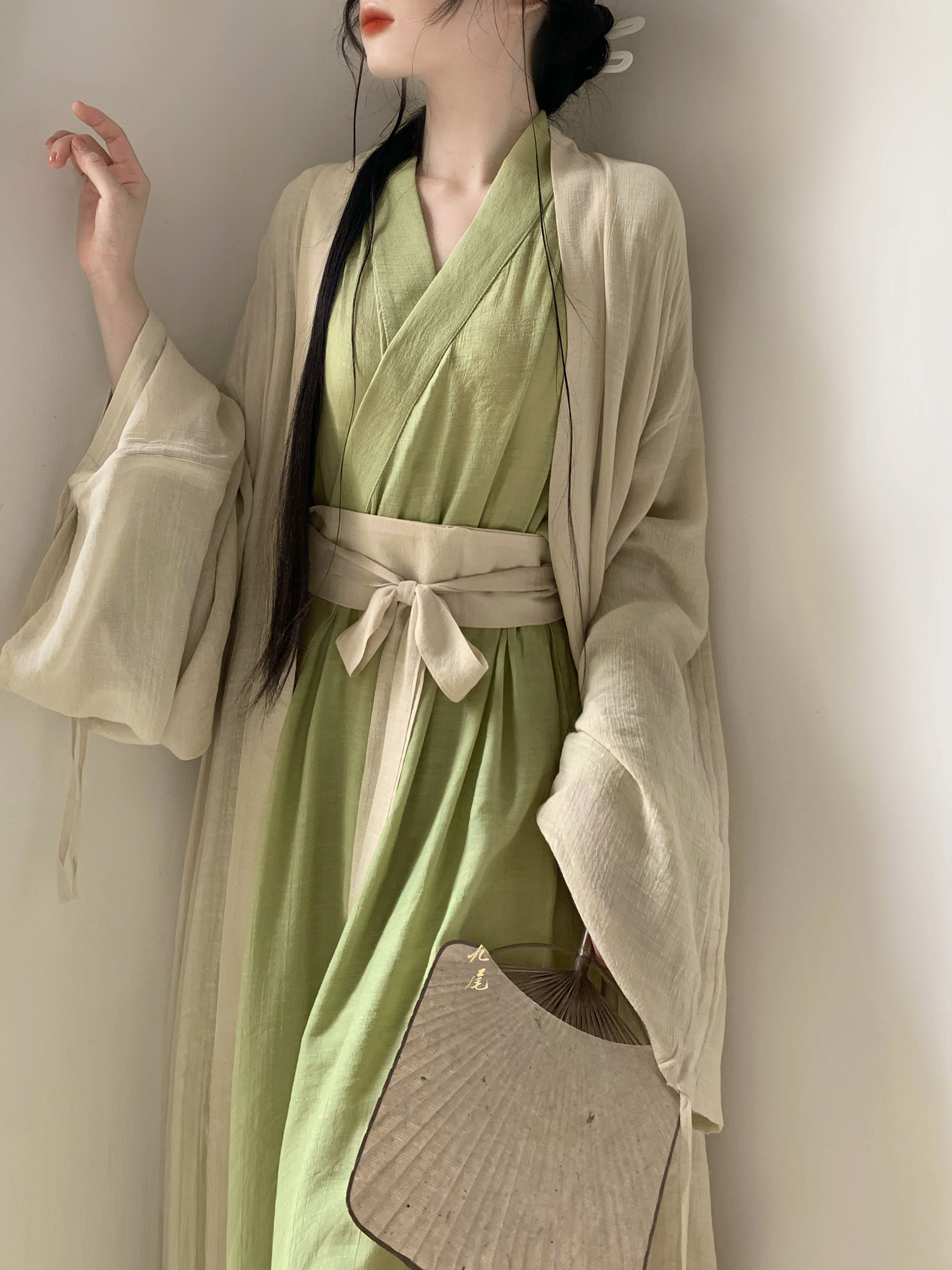 857 オリジナル未染色晋王朝風漢服女性用中国風ストレート裾ワイドスリーブシャツセット、改良型威晋風春コレクション