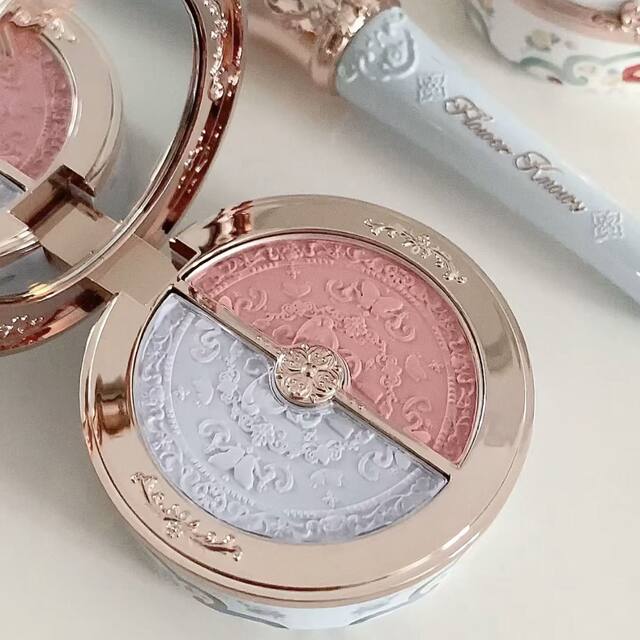 Flower Knows Butterfly Cloud Shoulder Series Blush Palette Two-Tone Blush Brightening and Whitening Matte Finish for Women