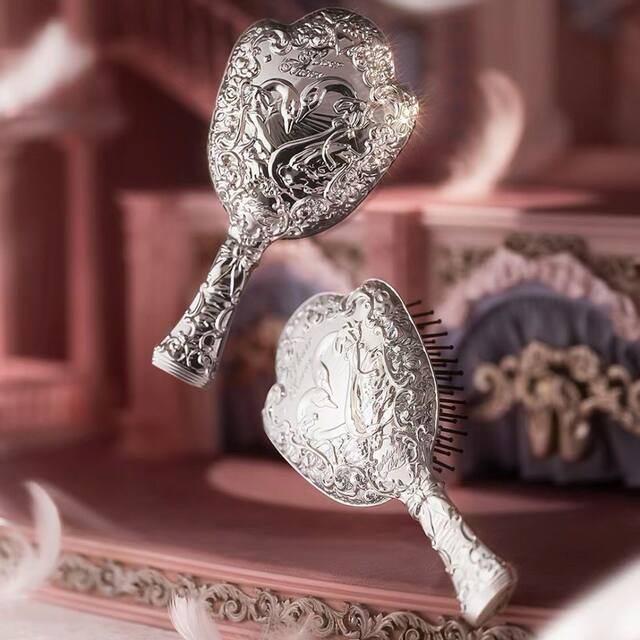 Flower Knows Swan Ballet Midsummer Night Series Air Cushion Comb: Ultra-Stylish, Lightweight, Fluffy, Anti-Static