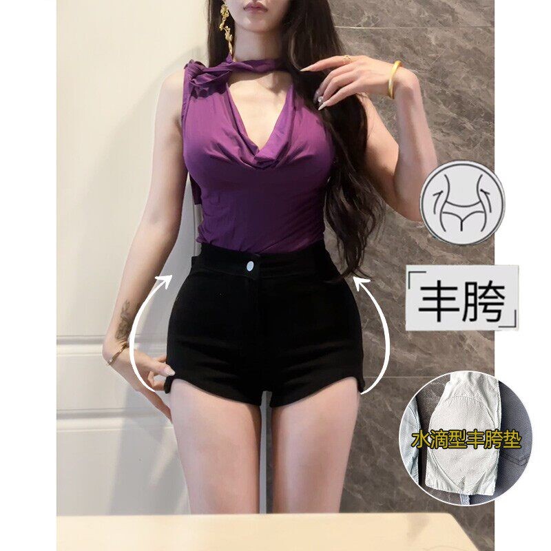 Li Li's High-End Off-White Denim Shorts for Women, 2026 Summer, Irregular Curved High-Waisted Hip-Enhancing Hot Pants Li Li's High-End Off-White Denim Shorts for Women, 2026 Summer, Irregular Curved High-Waisted Hip-Enhancing Hot Pants