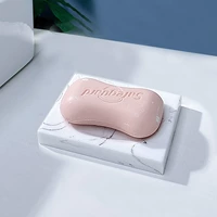 Чернила и белая мыльная тарелка