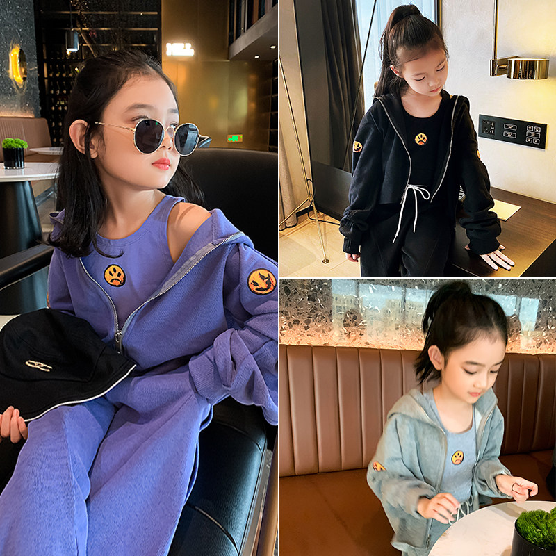 Girls 2020 new smiling face sweater suit middle and big children spring and autumn style foreign style 3-piece net red sports suit