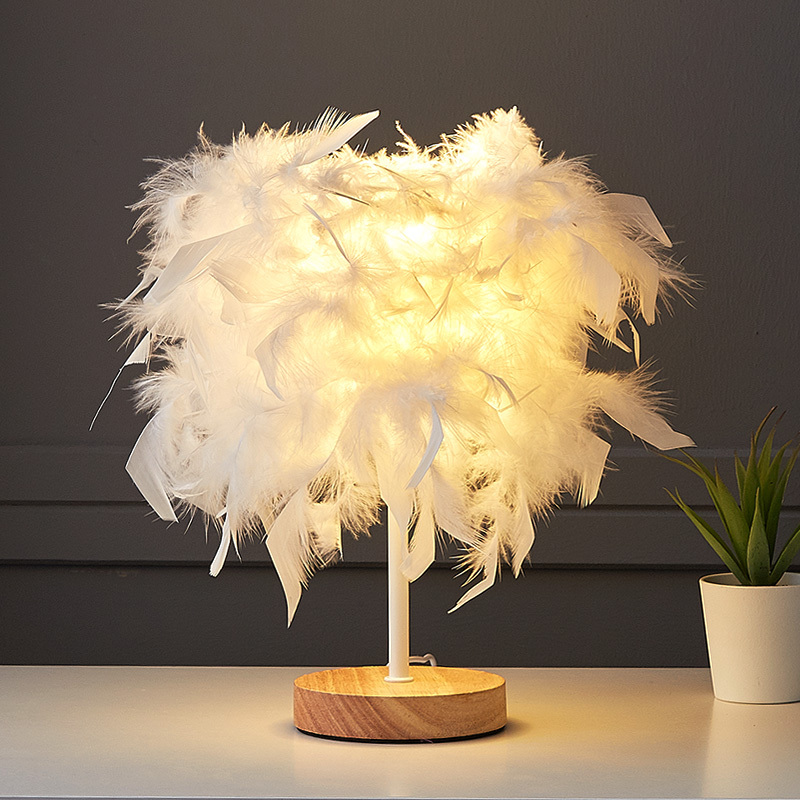 Nordic Feather Table Lamp Bedroom Sleep Bedside Lamp Light Luxury High-End Night Light Atmosphere Creative Feather Lamp Gift