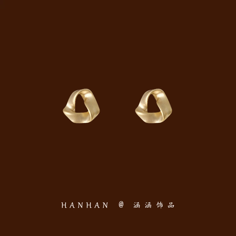 Temperament Geometric Retro Earrings Woman 2022 New Tide Lukewarm Wind Ear Needles Lady Little Crowdless Advanced Sensation Ear Accessories