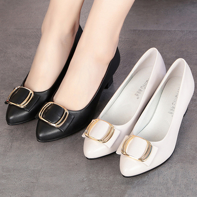 妈妈鞋单鞋舒适软底女2021新款女鞋中老年鞋子中跟皮鞋软皮粗跟