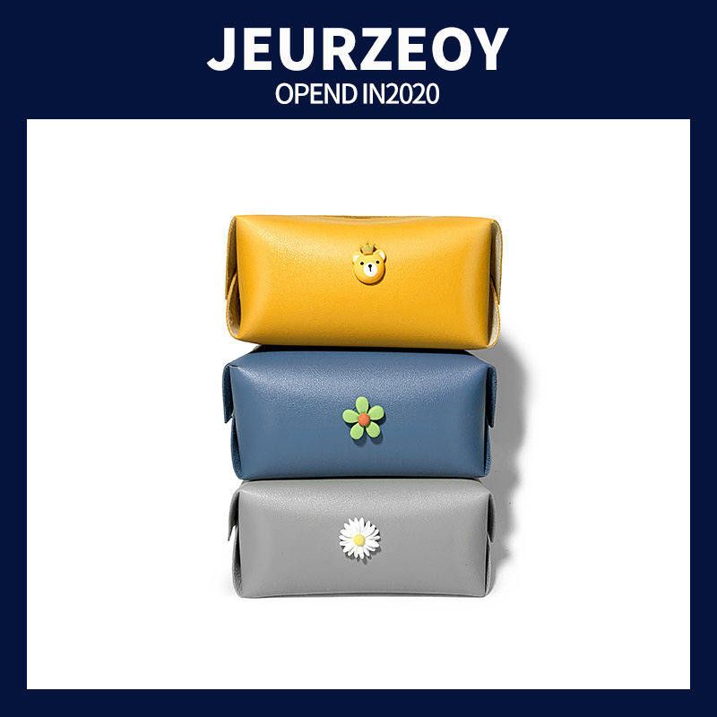 Car tissue box Simple car toilet paper box Creative leather car armrest box seat type tissue bag car decoration