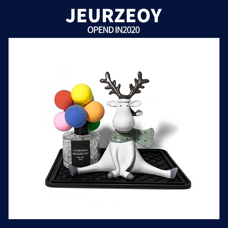 Car ornaments cute crack fork deer car center console ornaments Decorative supplies Creative personality car interior decoration men and women