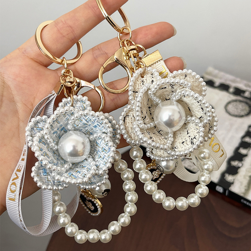 Cute Camellia Keychain Car Keychain Bag Pendant Phone Pendant Chain Car Pendant Decorative Items Cute Camellia Keychain Car Keychain Bag Pendant Phone Pendant Chain Car Pendant Decorative Items