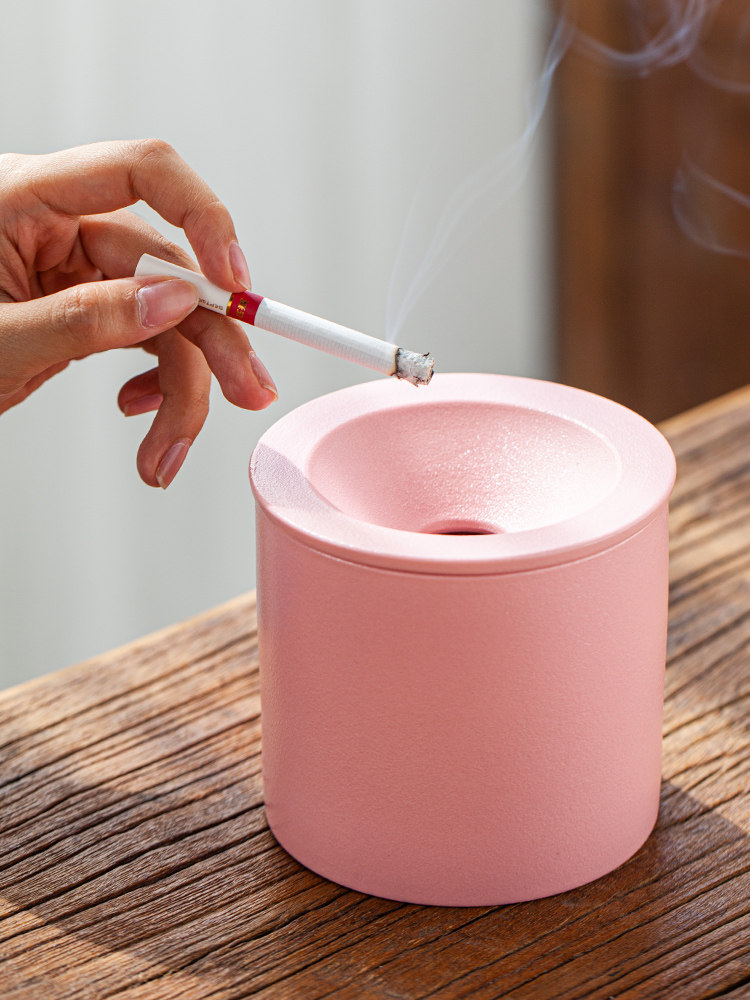 Ceramic ashtray cute girl with lid anti-flying ash frosted funnel creative large red wedding custom commercial