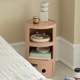 Сочетание творческих круговых прикроватных столов Мини маленькая пластиковая стойка для хранения современная минималистская спальня кофейного стола