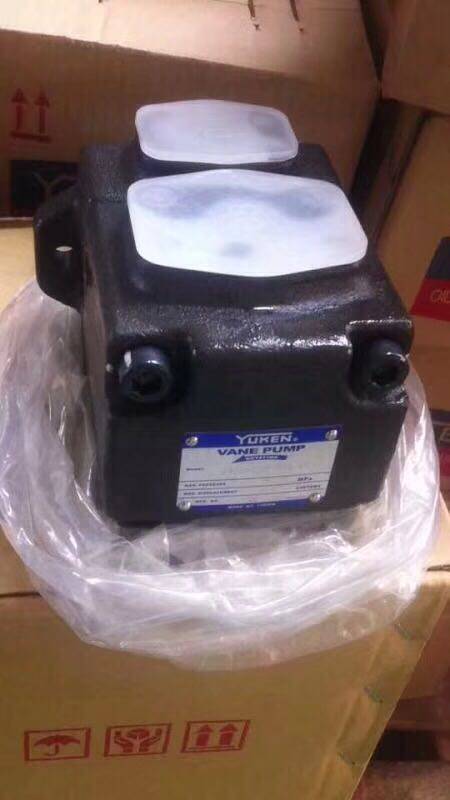 Japan YUKEN Oil Research Injection Molding Machine Blade Pump PV2R2-33-F-1R-U-10 New Spot