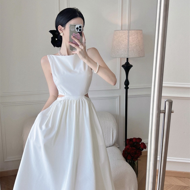French-Style Waist-Cinching Black Dress 2026 Summer High-End Women's Sleeveless Off-Shoulder Hepburn-Style Tea Break Long Dress