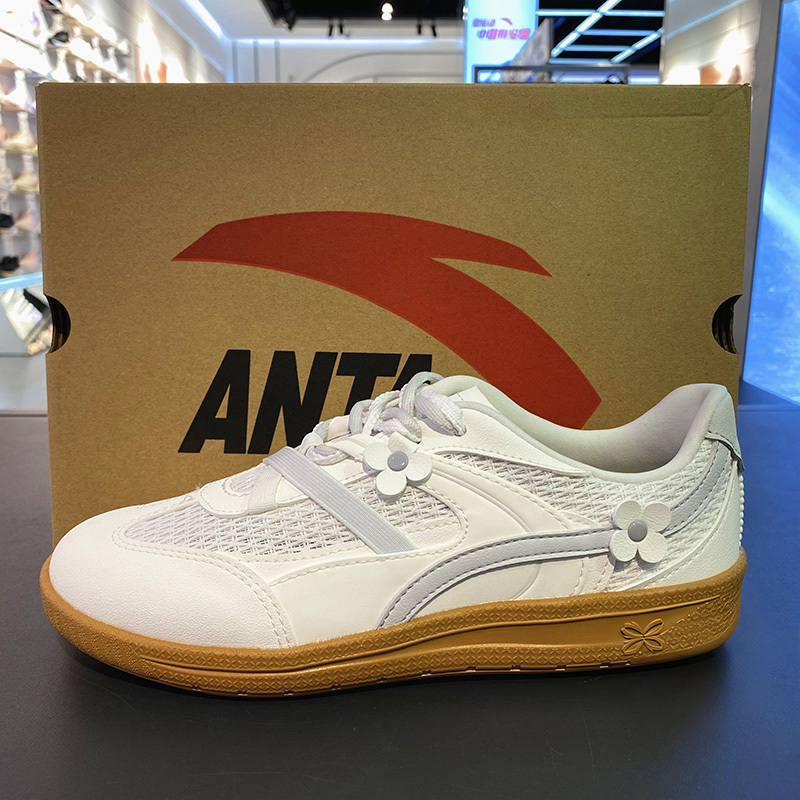 Anta Little White Flower Training Shoes for Women, Classic Thin Sole, Breathable, Comfortable Flat Sports Sneakers 122628036