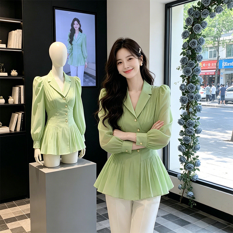 2026春秋新款盐系轻熟气质绿色衬衫女御姐时尚超好看休闲收腰上衣