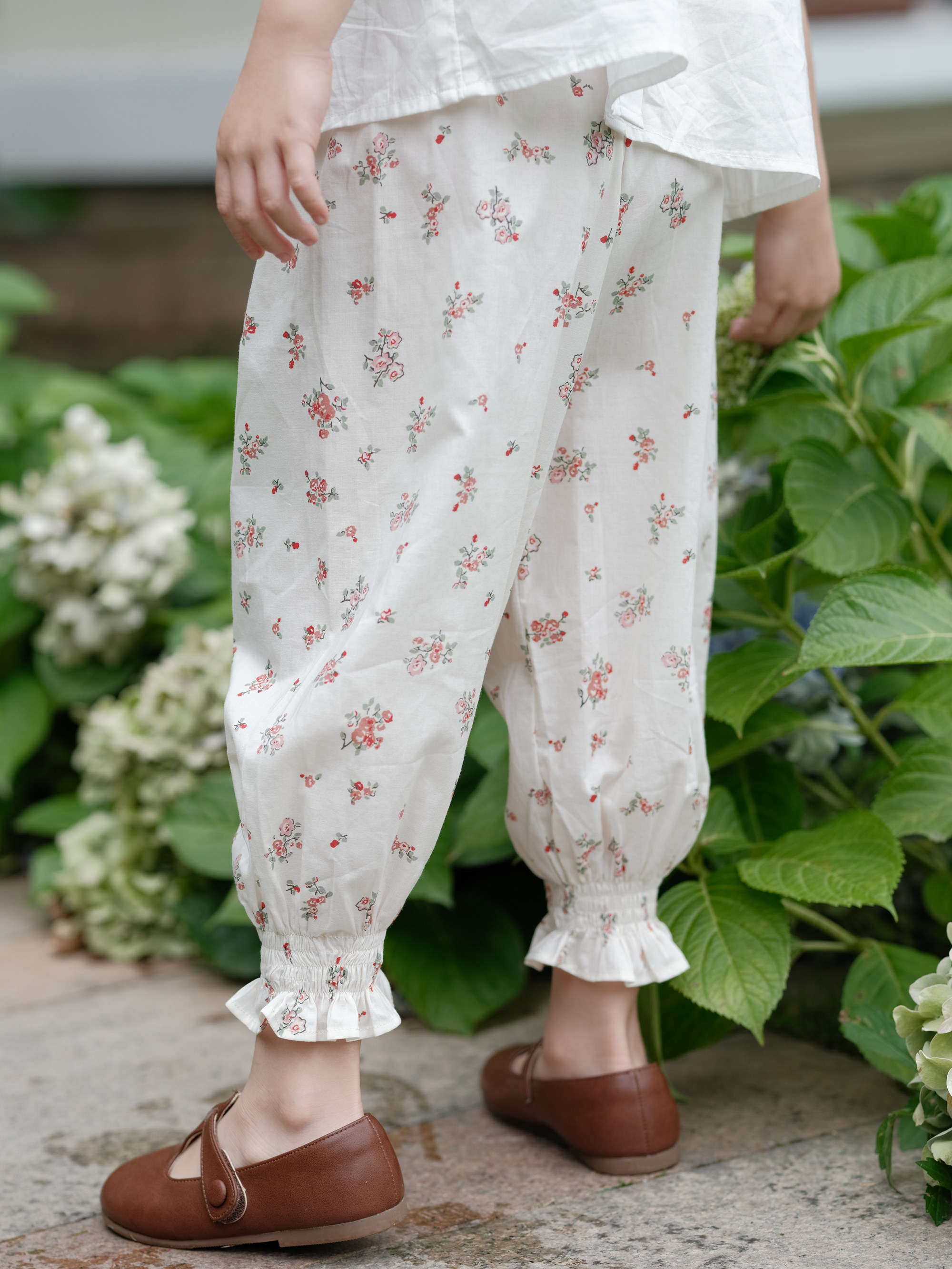 Chuxu 2022 spring and summer French rural style children's cotton anti-mosquito pants girls lantern lace trousers six colors optional