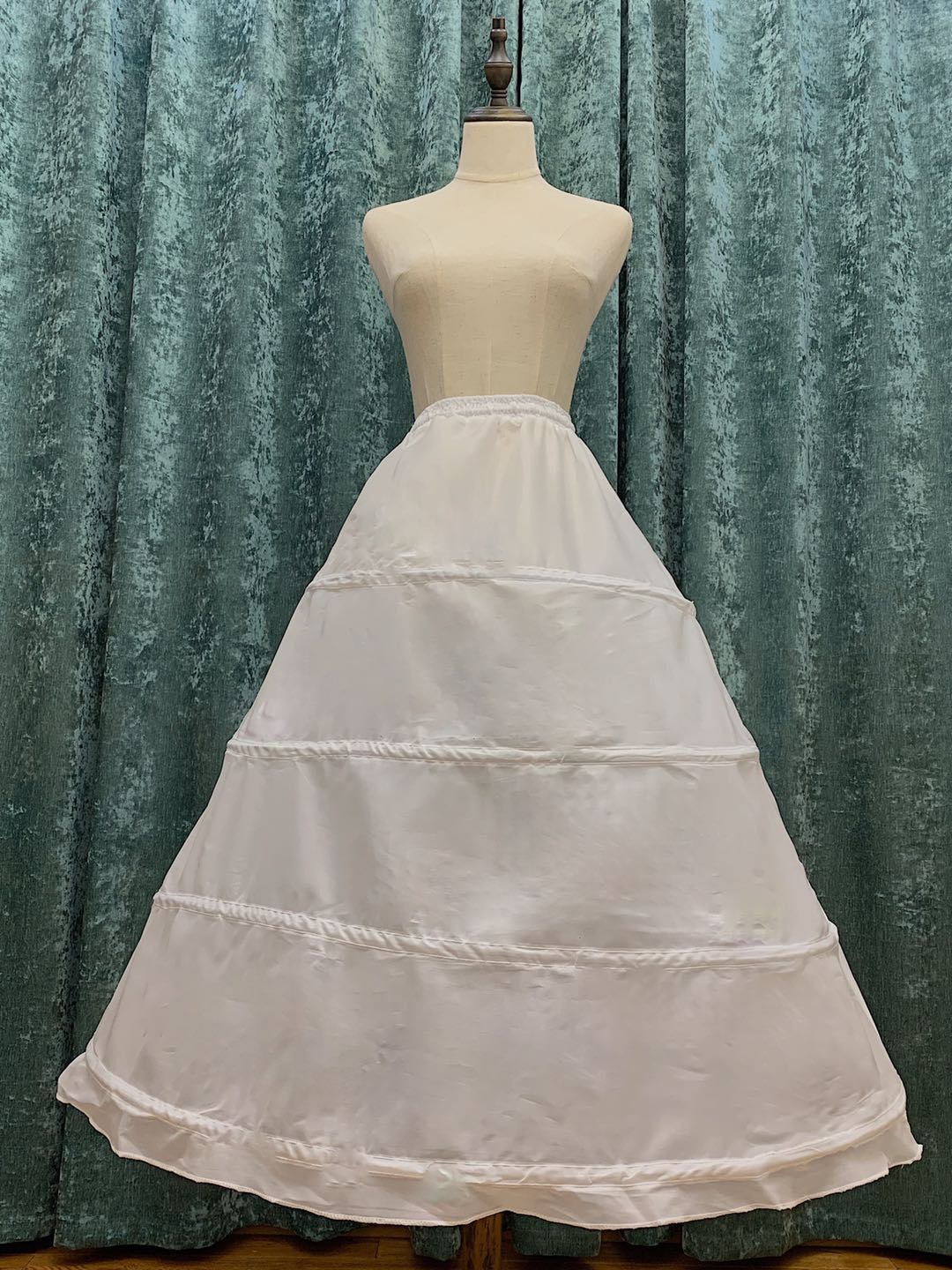 Wedding dress Skirt Brace Four Rings Lolita Steel Ring Tightness Waist Adjustable Bride Wedding Dress Fluffy Inner Lining Skirt