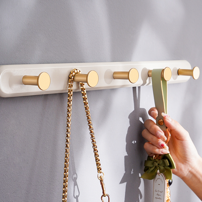 Hanging clothes hanger wall-mounted wall free of punching clothes hooks walls into the door after doors are in the door after the doors are closed to the door.