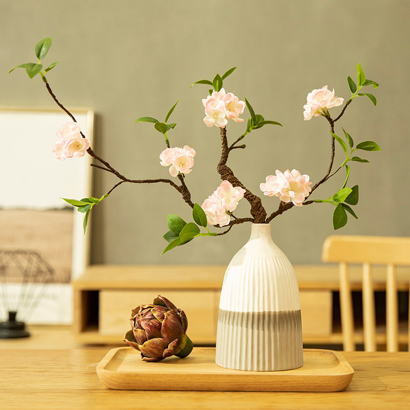 The Japanese Plum Peach Blossom Emulation Flower Bouquet Silk Cherry Blossom Branch Chinese Tea Table Fake Flower illustrator Vase Pendulum home decoration